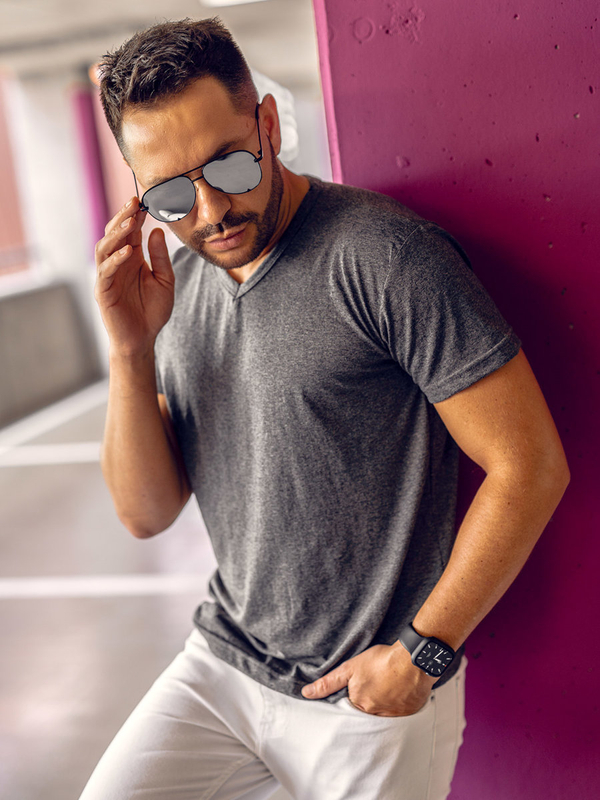 V-nyakú férfi póló minta nélkül antracitszürke színben Bolf 192131A